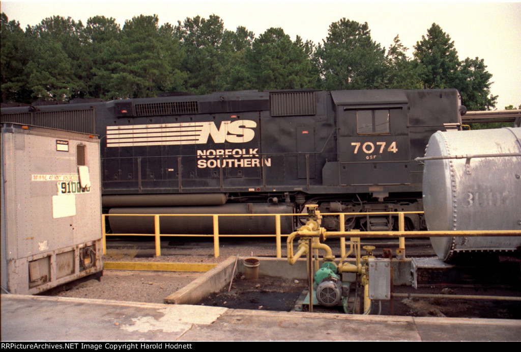 NS 7074